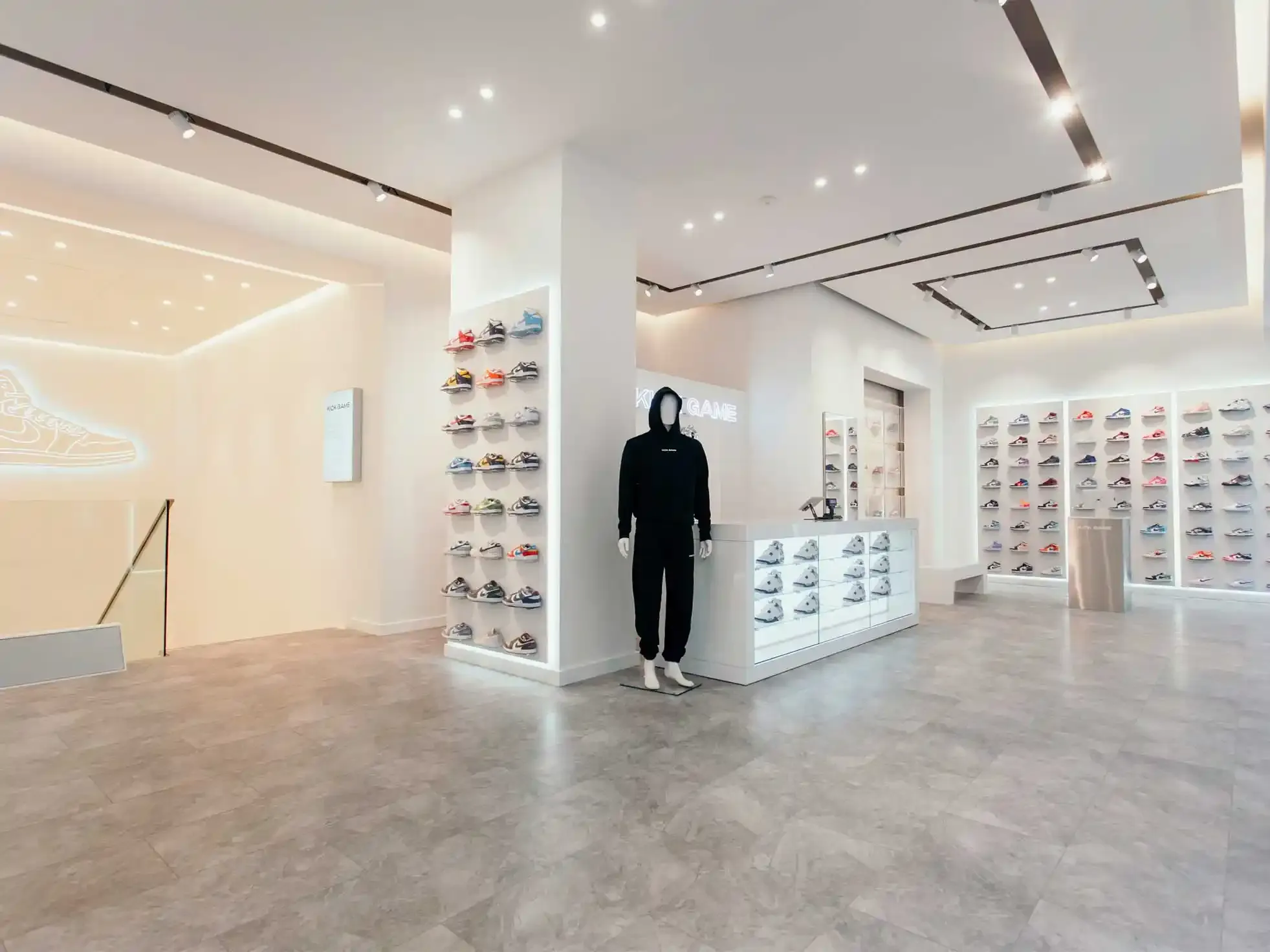 Display installation